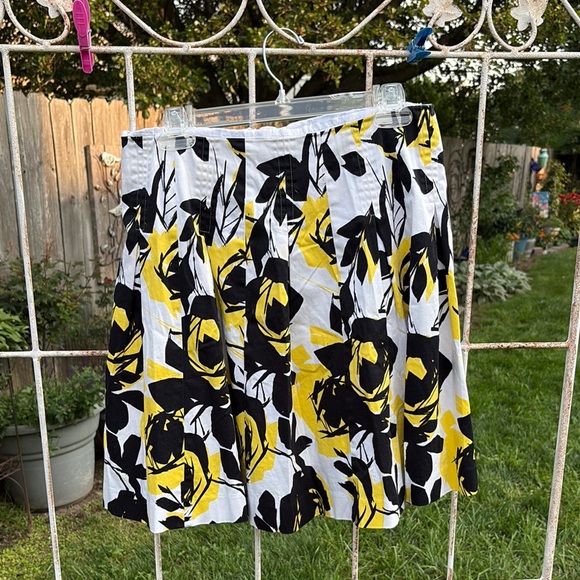 Helene Berman Black and White Skater Skirt with Pleats - Picture 1 of 3